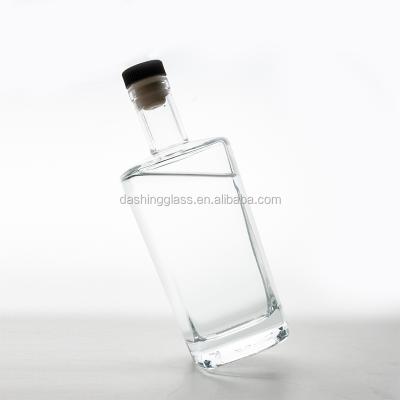 China Cork Top Lid Square Glass Glass Packaging 16oz 500ml Vodka/Whiskey/Wine/Liquor Liquor Spirit Whiskey Bottle Vodka Bottle for sale