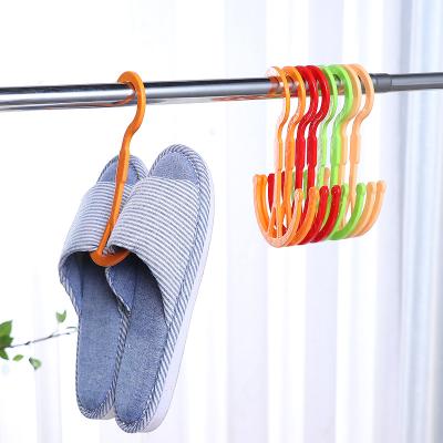 China Eco - Friendly Colorful Household Plastic Hanger For Wet Shoes Slipper for sale