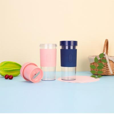 China Outdoor Smoothie 380ml Personal Blender Refillable Multifunctional Portable Cup New For Juicer for sale