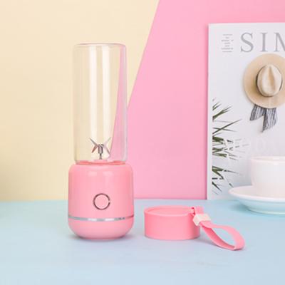 China Pink 150W Electric Mini Juicer Blender Easy To Carry Usb Rechargeable Car Battery for sale