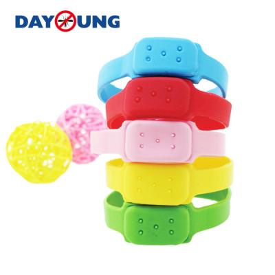 China Disposable Multi Color Food Grade Anti-mosquito Gasoline Oil Reflector Non-Toxic Insect Repelling Wristband for sale