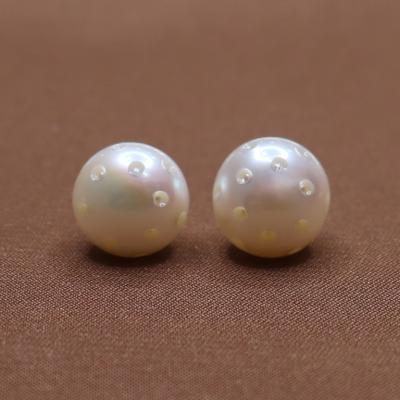 China CLASSIC hand-carved natural freshwater pearl earrings, customized cutting available for sale