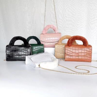 China New Fashion Simple Small Crocodile-pattern Down Square Shoulder Cross-body Luxury Bag With Chain for sale