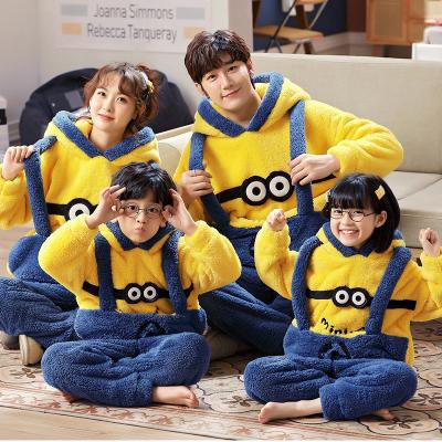 China Wholesale QUICK DRY winter couple pajamas kids new design to keep warm flannel sleeping christmas matching pajamas family wear for sale