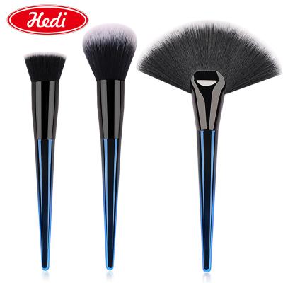 China Fan Brush Gradient Blue Single Makeup Brush Foundation Powder Fan Make Up Brushes for sale