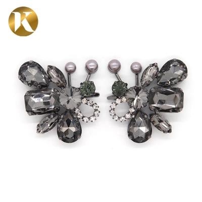 China Bee Shaped Popular Rhinestone Shoe Buckle Nickel / Black / Gold Color for sale