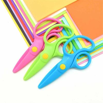 China Eco-friendly Customized Plastic Paper Cutting Student Diy Scissor Safety Color Kid Scissors School for sale