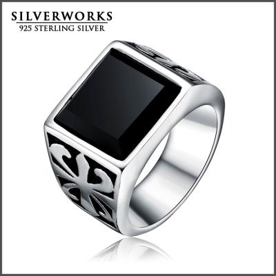 China Wholesale Mens Ring 2018 Antique Men's Or Women's Stainless Steel Onxy Ring Black Agate Onyx Stone Stainless Steel Crown Black Stone Ring for sale