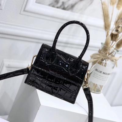 China Wholesale 2021 Fashion Mini Lady Oblique Shoulder Purse Lady Handbag Small One Purse PU Purse Luxury Patent Leather Material for sale