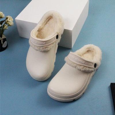 China Cushioning Cotton Unisex Slippers Winter Spa Home Non-slip Sandals Massage PVC Slippers Slippers For Women for sale