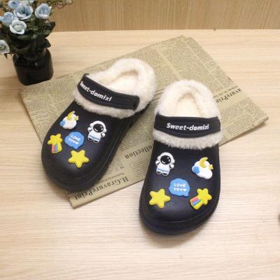 China Cushioning 2020 Indoor Winter Hotel Ladies Slippers Couples Cotton Slippers Cotton Thick-soled Home Indoor Slippers for sale