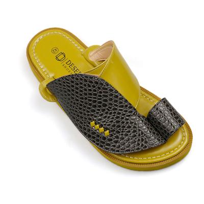 China CUSHIONING Summer Slip On Mens Casual Slides Massage Slippers for sale