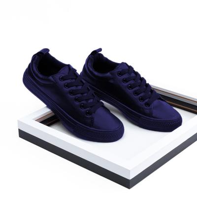 China PU Design Anti-slippery Classic Leather Casual Shoes Pure Black Unisex Sneakers for sale