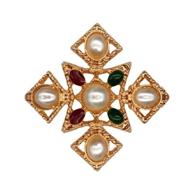 China 2021 Newest Retro Alloy Brooch Square Pin Vintage Fancy Pearls Antique Baroque Palace Brooch With Pearl For Costume for sale