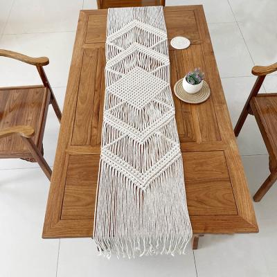 China Wedding Party Decoration Hot Sale Bohemian Boho Handmade Macrame Table Runner for sale