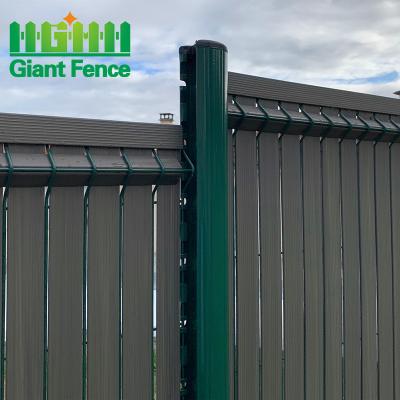 China Easily Assembled Exterior Decorative 3D Curved Panel Welded Wire Mesh Privacy Garden Fence With UV Plastic PVC Slat for sale