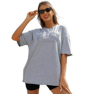 China Breathable Women Emboss Embossed Letter Graphic Drop Shoulder Oversized Tee By T-shirt for sale