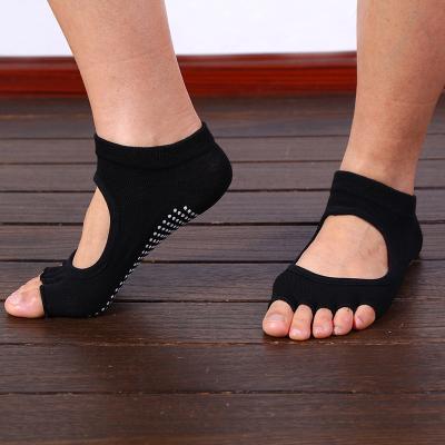 China Pure Cotton Sports Professional Five Finger Yoga Booties Women's Non-Slip Breathable Silicone Booties Short Slit Toe Socks Amazon Hot Ship for sale