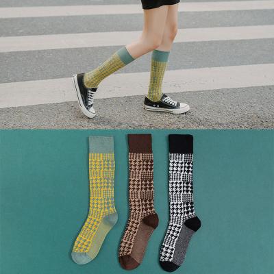 China Leisure new products for European and American autumn and winter houndstooth socks for sale