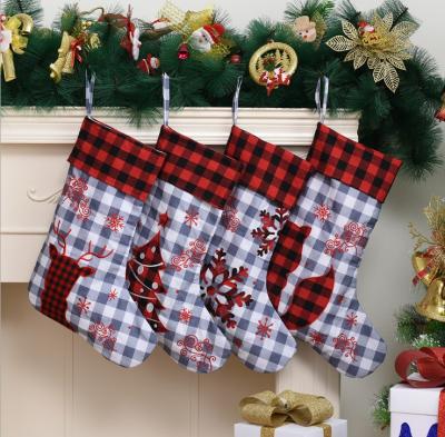 China Christamas Home Decoration Embroidery Christmas Stocking Christmas Craft Bangs Gift Bags Hanging Decorations Burlap Christmas Stockings for sale