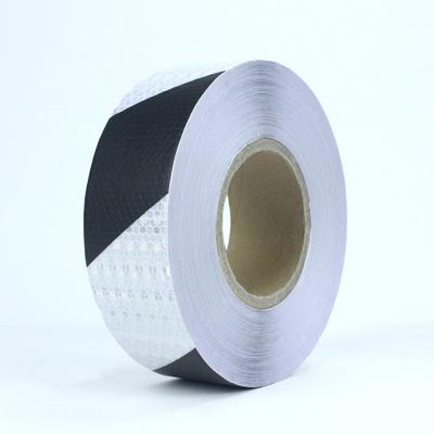 China Untearable Promotional New Sale Well Type Road Arrowhead Reflective Tape for sale