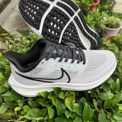 China 2022 Fashion Trend Popular Men's Running Shoes Sneaker for sale