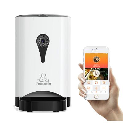 China 4.5L Capacity Automatic Smart Dog Food Dispenser Quantification Time-setting Voice Recorder Automatic Pet Feeder For Dog Cat for sale