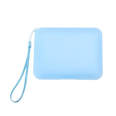 China Modern Face Masking Holder Storage Masking Disposable Case Travel Organizer Portable Face Storage Bag Moisture Proof Disposable Case for sale