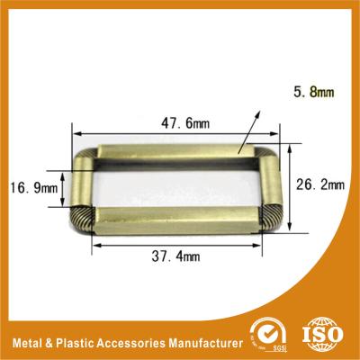 中国 ハンドバッグまたはスーツケースのための内部の37.4MM旧式な真鍮の古典的で調節可能な正方形のバックルを締めて下さい 販売のため