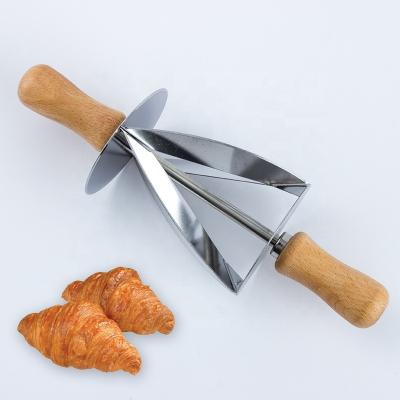 China Kitchen Baking Tools Disposable Stainless Steel Dough Rolling Cutter For Making Croissant Cutter for sale