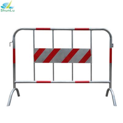 China Galvanized Pipe (Tube) Metal Crowd Control Galvanized Steel Road Barrier for sale