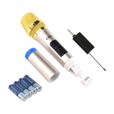 China Cheap Portable Dual Channel Handheld Microphone Gold Kit Microphone Rechargeable Plastic Receiver for sale