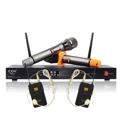 China Dual System 160 Ft Outside Use Multi Channel Handheld Wireless System And Professional UHF Microphone Lavalier for sale