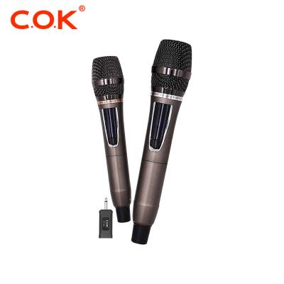 China Microphone UHF Handheld Radio With LED Lights Karaoke Microphone Handheld Microphone for sale