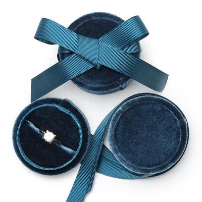 China Modern Vintage Engagement Gift Ring Jewelry Packaging Velvet Box Velvet Jewelry Box Wholesale Classic Elegant Luxury Earring Box for sale