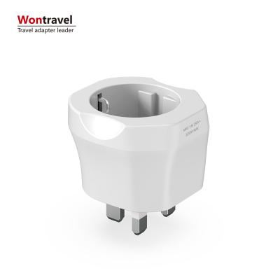 China Single Plug 13A EU to UK Factory Direct High Quality Euro to UK Converter Travel Adapter Plug Socket for sale