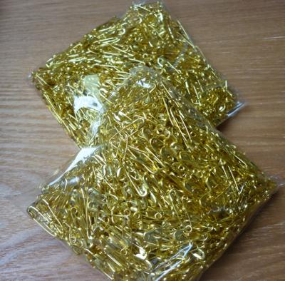 China Iron / Brass Stainless Steel Wire / Small Size Gold Safety Pins With Good Quality for sale