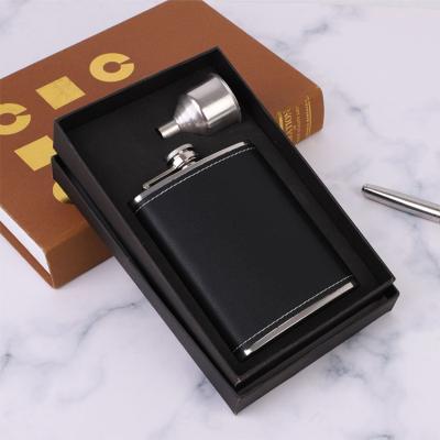 China Wholesale Eco - Friendly Portable Black 304 Stainless Steel Wine Hip Flask Leather With Cover for sale