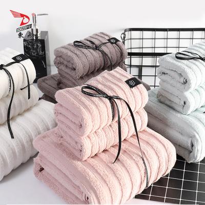 China Square 34*34cm Hot Selling White Soft Absorption Water Absorption Hand Towel 45g Turkish Cotton for sale