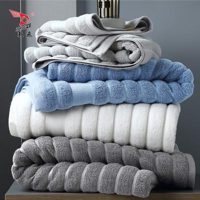 China Good 100% Cotton Water Absorption Solid Color 620gsm New Customized Bathroom Towel Set for sale