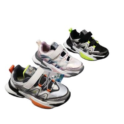 China Other boys' shoes in the spring and autumn of 2022 new mesh children's breathable shoes, student sports, boys' running shoes for sale