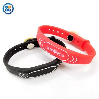 China Waterproof/waterproof in running rfid bracelet access control wristband proximity silicone TK4100/EM4100/Mifa 1K contacless bracelet/band/barcelet for sale