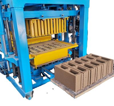 China Buliding Construction QT4-18 Automatic Cement Block Concrete Hollow Machinery Make Bricks for sale