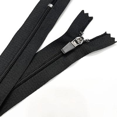 China Viable Wholesale Custom Diy Tailor Factory Price Sewing Garments Pants Black Nylon Long Chain Zipper For Garment Production for sale