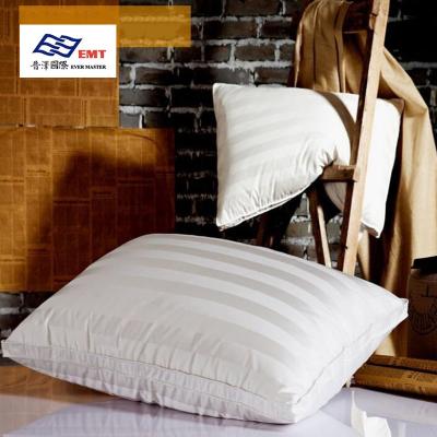 China Folded Luxury Soft and Fluffy Goose Down Pillow for Home Hotel for sale