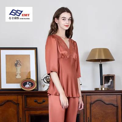 China Breathable Customized Color V-neck Women's Silk Robe for sale