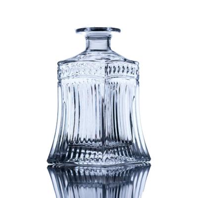 China Luxury Square Shape Beverage Glass Drink Bottle 750ml With Glass Lid for sale