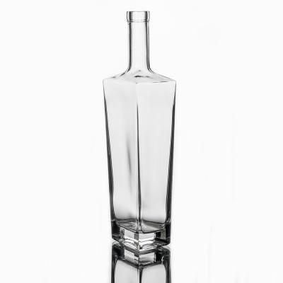 China Large Clear Beverage Square Spray Glass Liquor Bottle 1L Custom Glass Bottle for sale