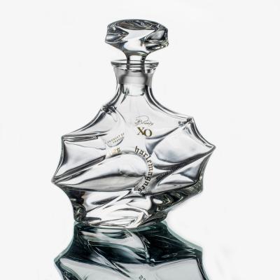 China Antique Transparent Beverage Flint Glass Decanter Bottle 750ml Xo Vodka Whiskey for sale