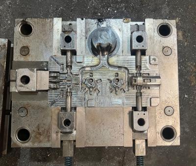 China Aluminium-Druckguss-Form ADC12 A356.2 A380 sterben Form-Zusätze zu verkaufen